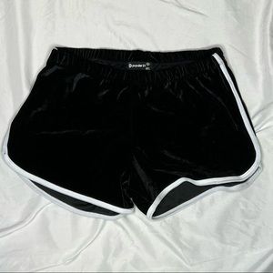 Popular 21 black Shorts size small